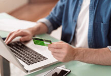 Customers Shaping E-Commerce Growth This Year Customers Shaping E-Commerce Growth This Year